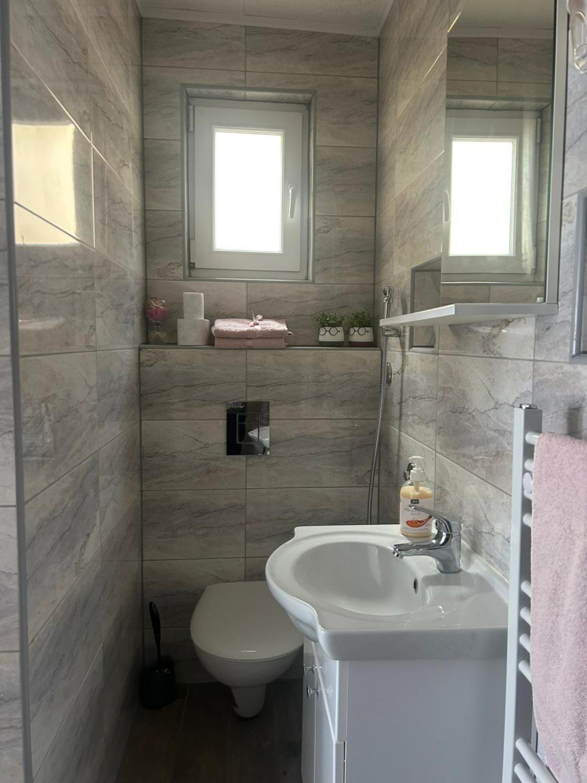 Naid Apartmani Kulen Vakuf Exterior foto