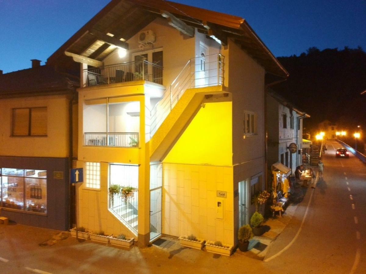 Naid Apartmani Kulen Vakuf Exterior foto